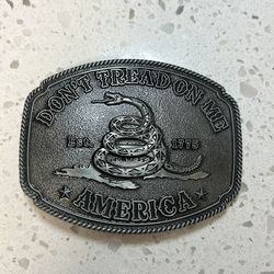 “Don’t Tread on Me” belt buckle