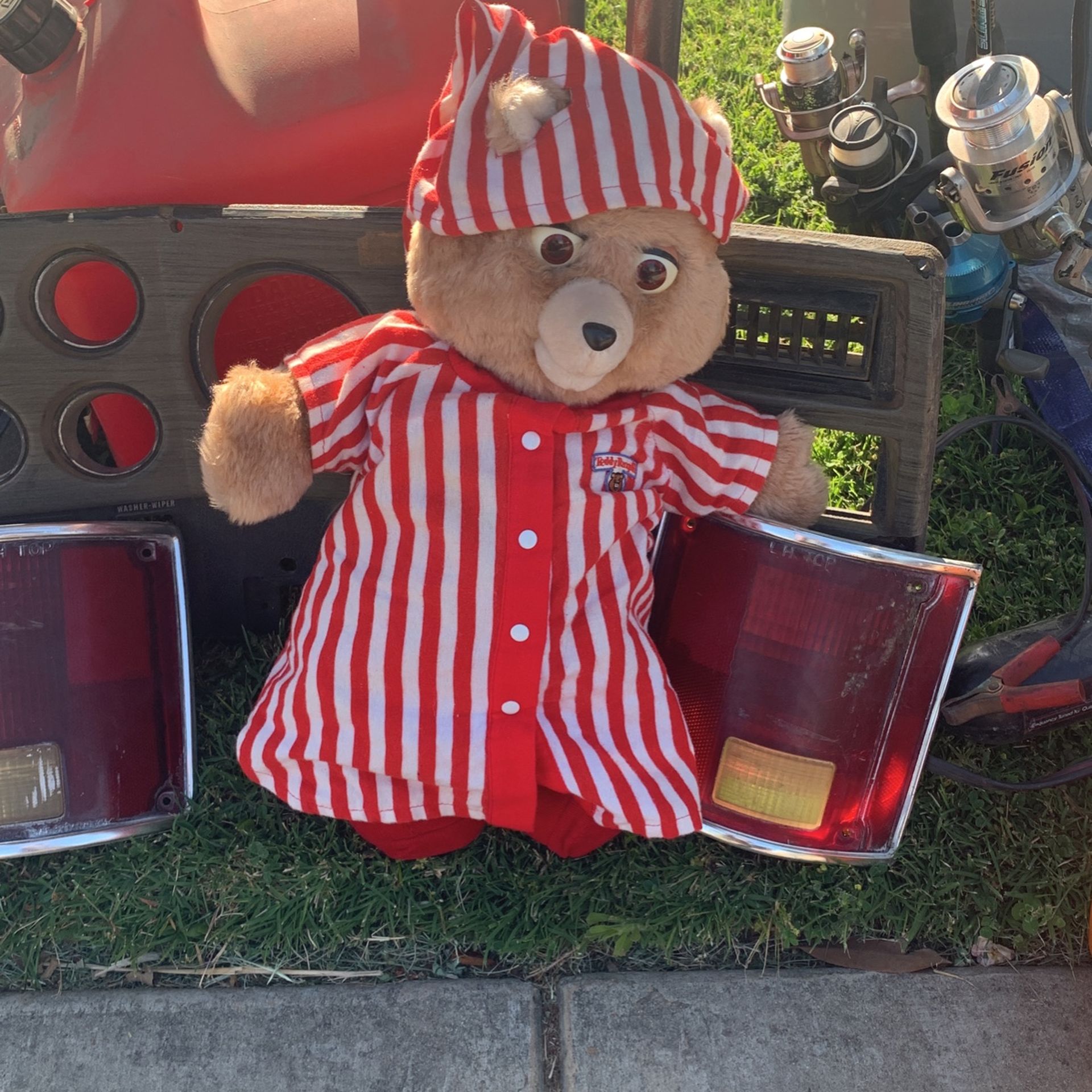 Vintage Teddy Ruxpin $25