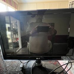 Large Flatron W2340VG monitor