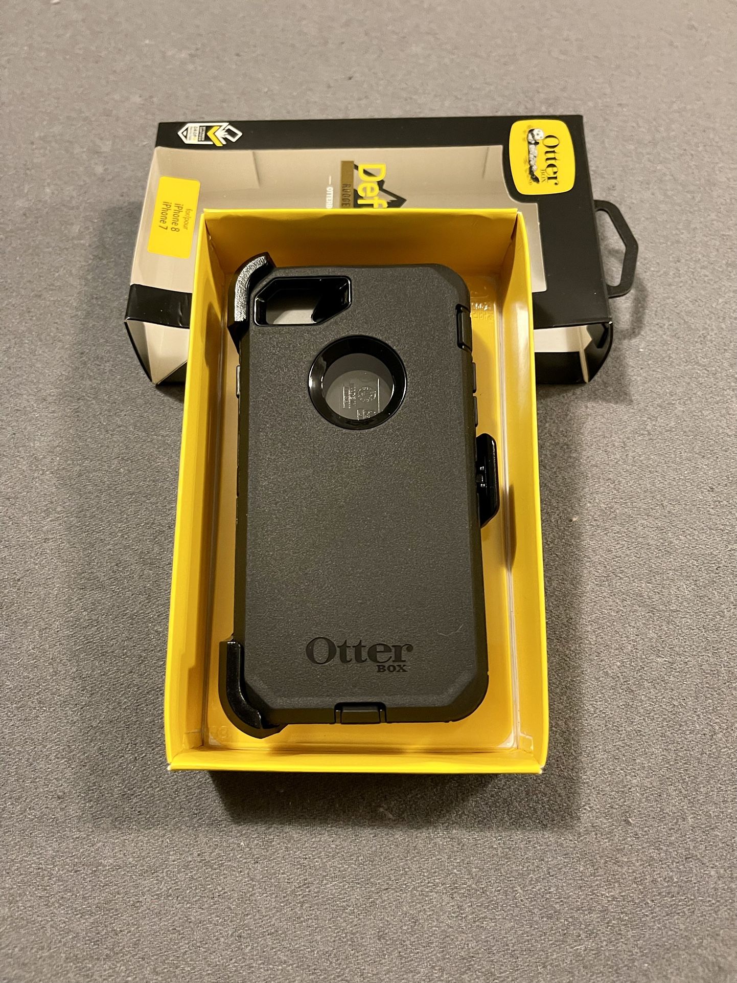 Otterbox Defender Case For iPhone SE iPhone 8 iPhone 7 Brand New