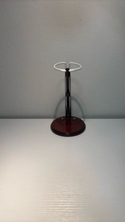 Toy/doll stand