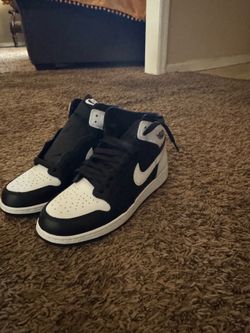 Nike Air Jordan 1 Mid black and white trainers size 7