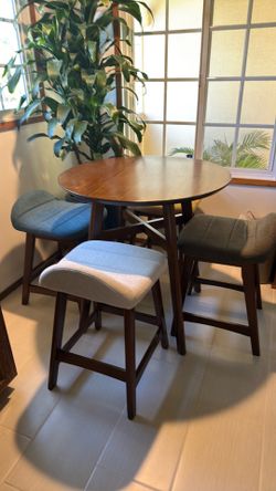 36 inch table 4 bar chairs