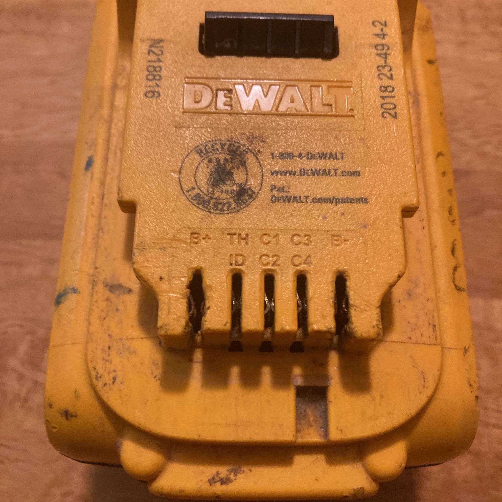 DeWALT BATTERY