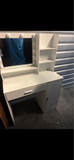 White Vanity Desk w/ Lighted Mirror