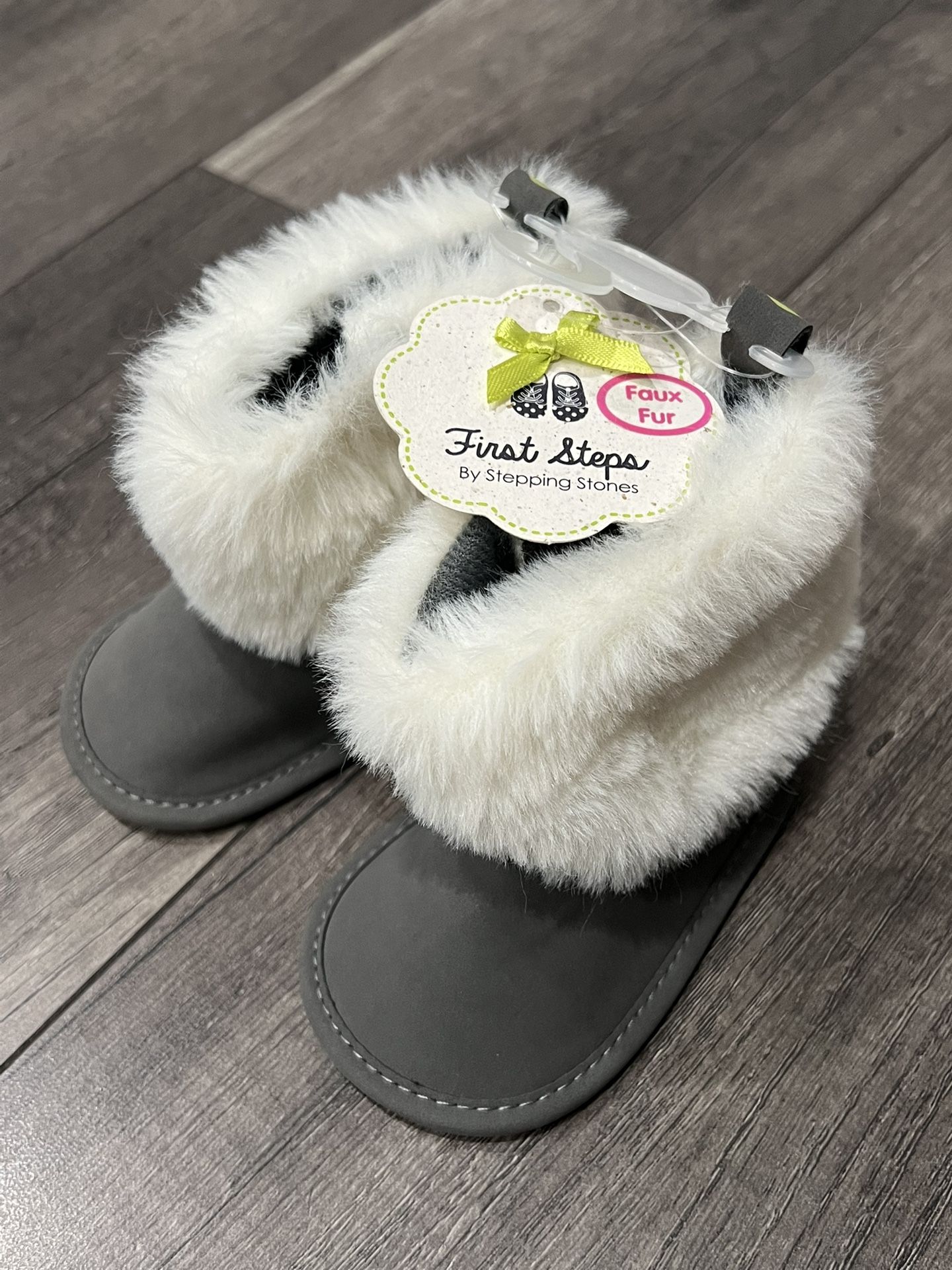 infant size 3, 6-9months boots