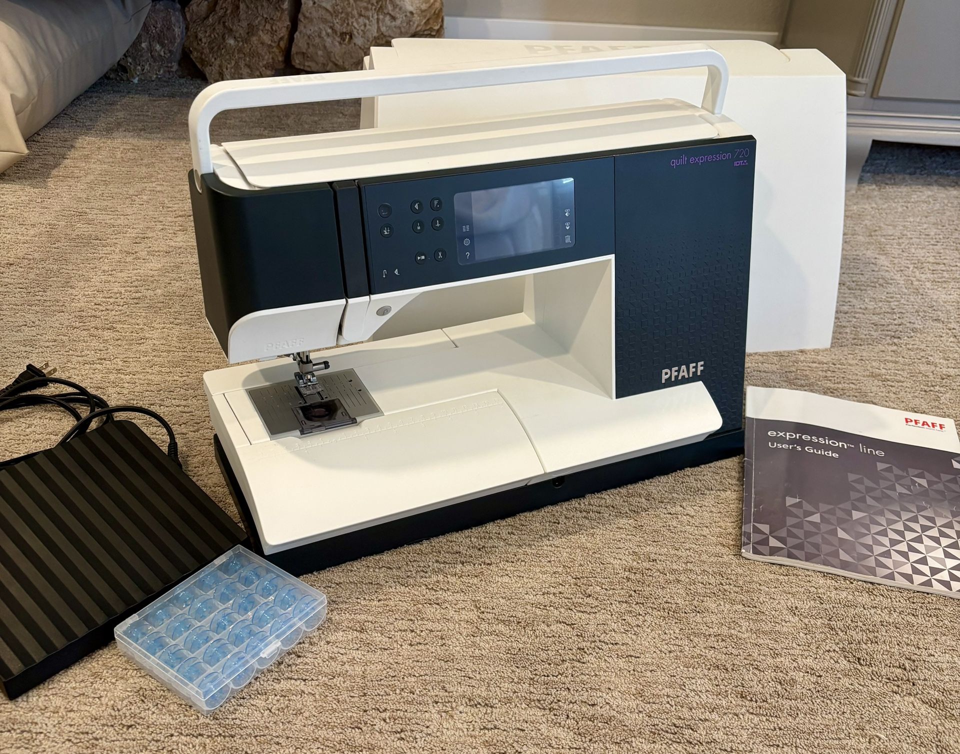 Pfaff Quilt Expressions 720 Sewing, quilting
