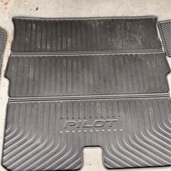 2020 Honda Pilot Cargo Mat and Weather Tech mats