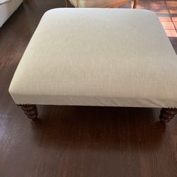 Center Piece Ottoman 