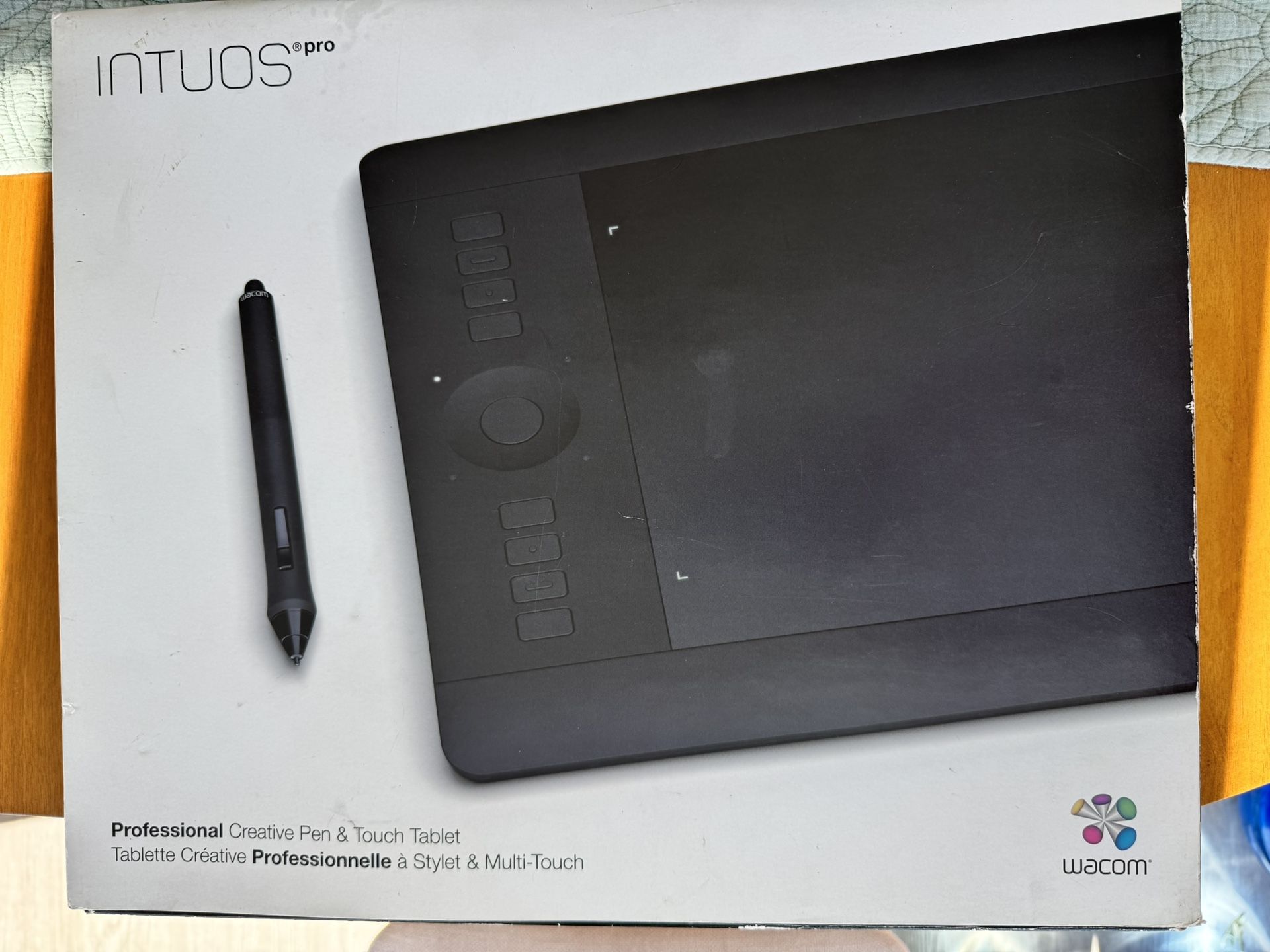 Wacom Intuos Pro Professional Creative Pen & Touch Tablet