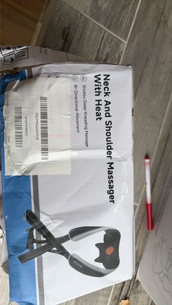 Neck and shoulder massager whit heat