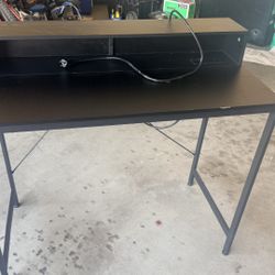 Black Desk 