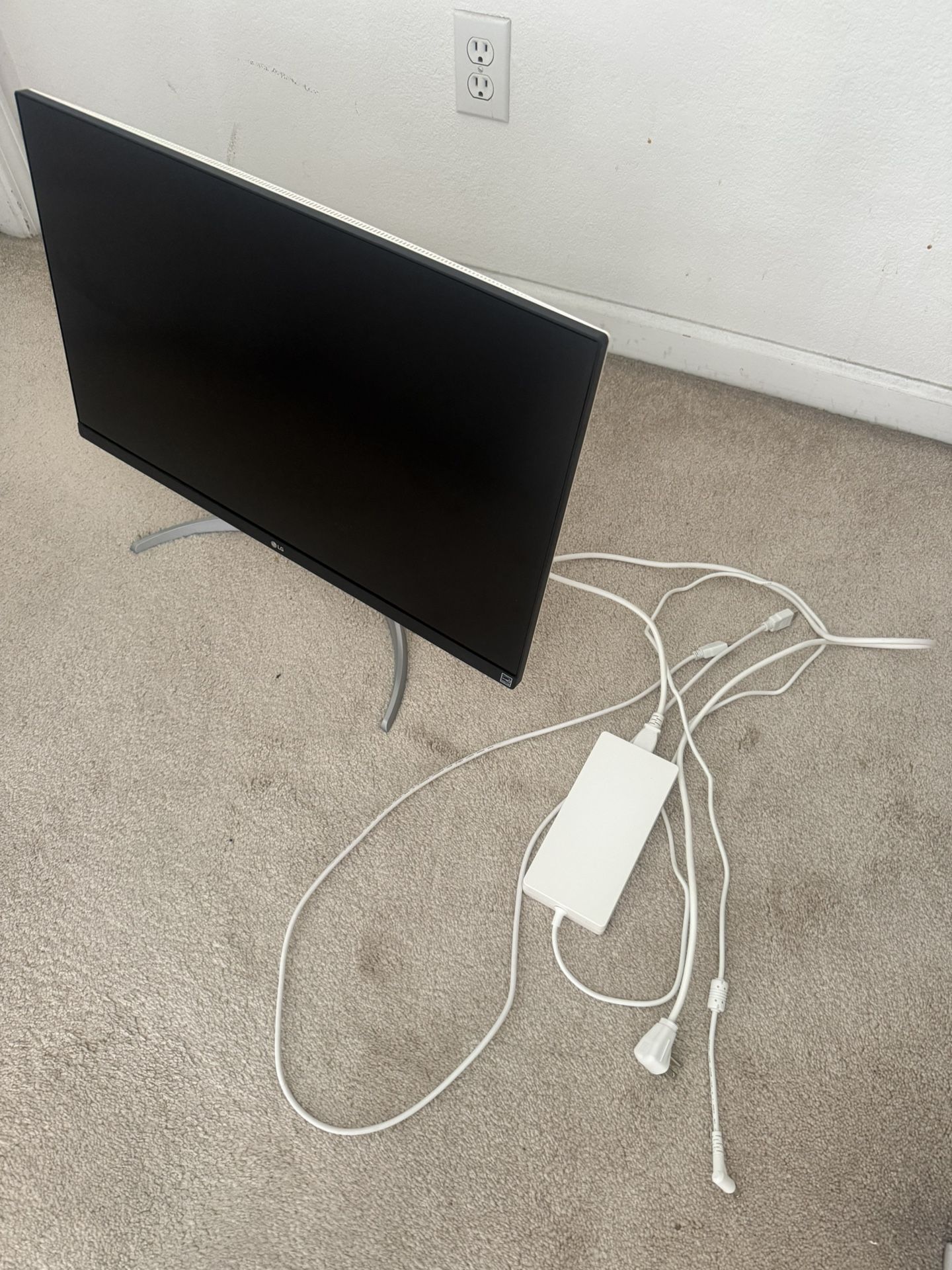 4K MONITOR