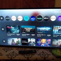 32 Inch Visio Smart TV, With Wall Mount