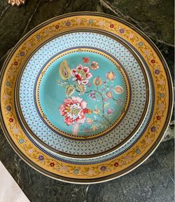 16 Piece Porcelain Dinner Plates