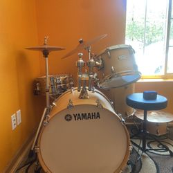 Yamaha All Maple 5 Piece Drum Set