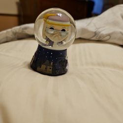 Snow globe of Dumbledore.