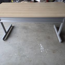Desk/Work Table