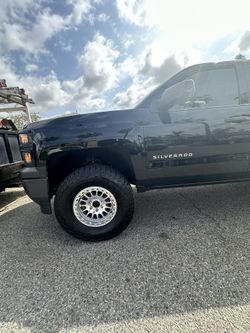 6 Lug Chevy Wheels 17x9.5