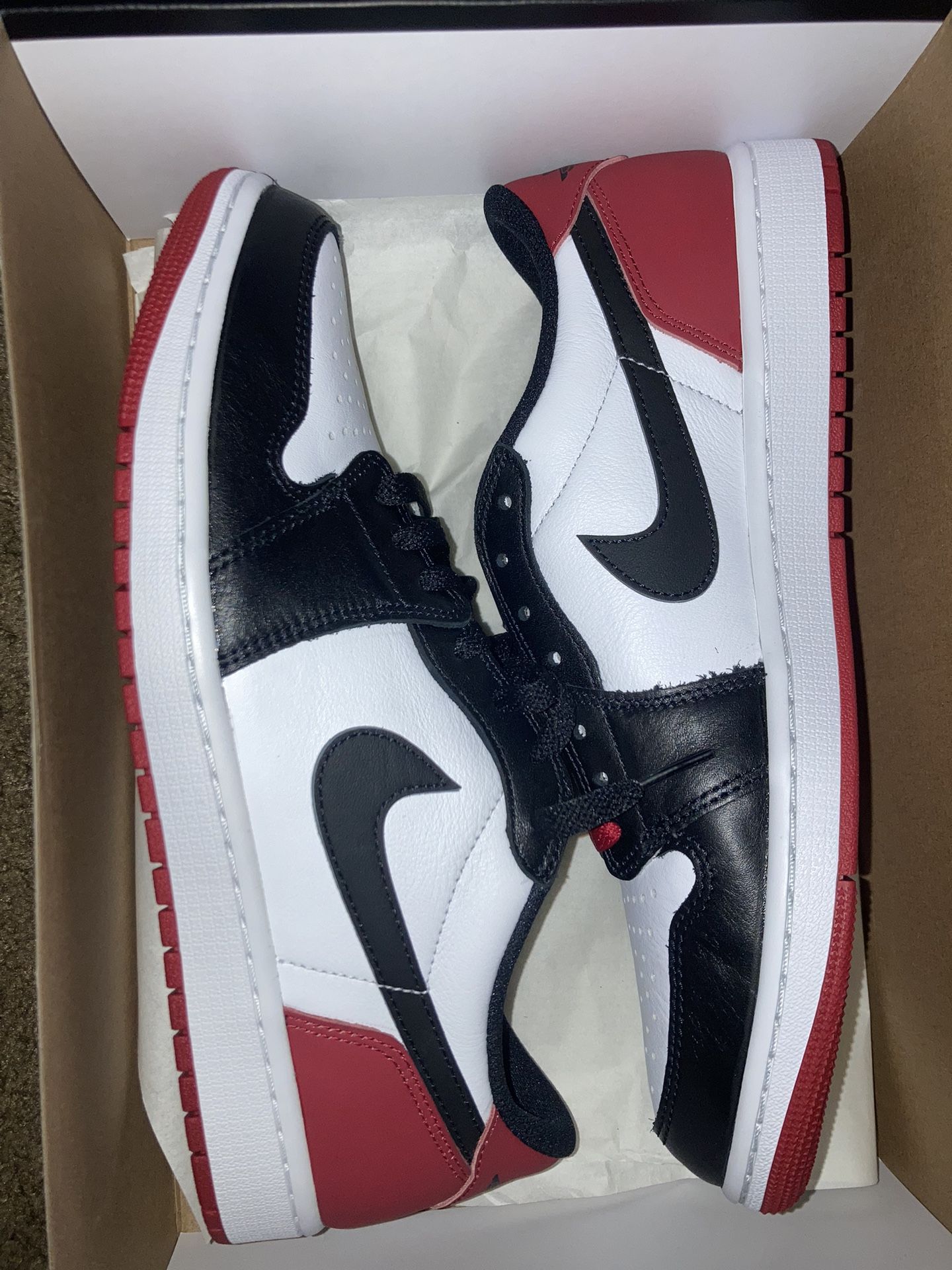 Air Jordan 1 Low OG Black toe Size 11