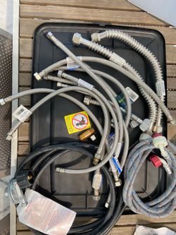 Various Plumbing Supply Lines & Gas Hose