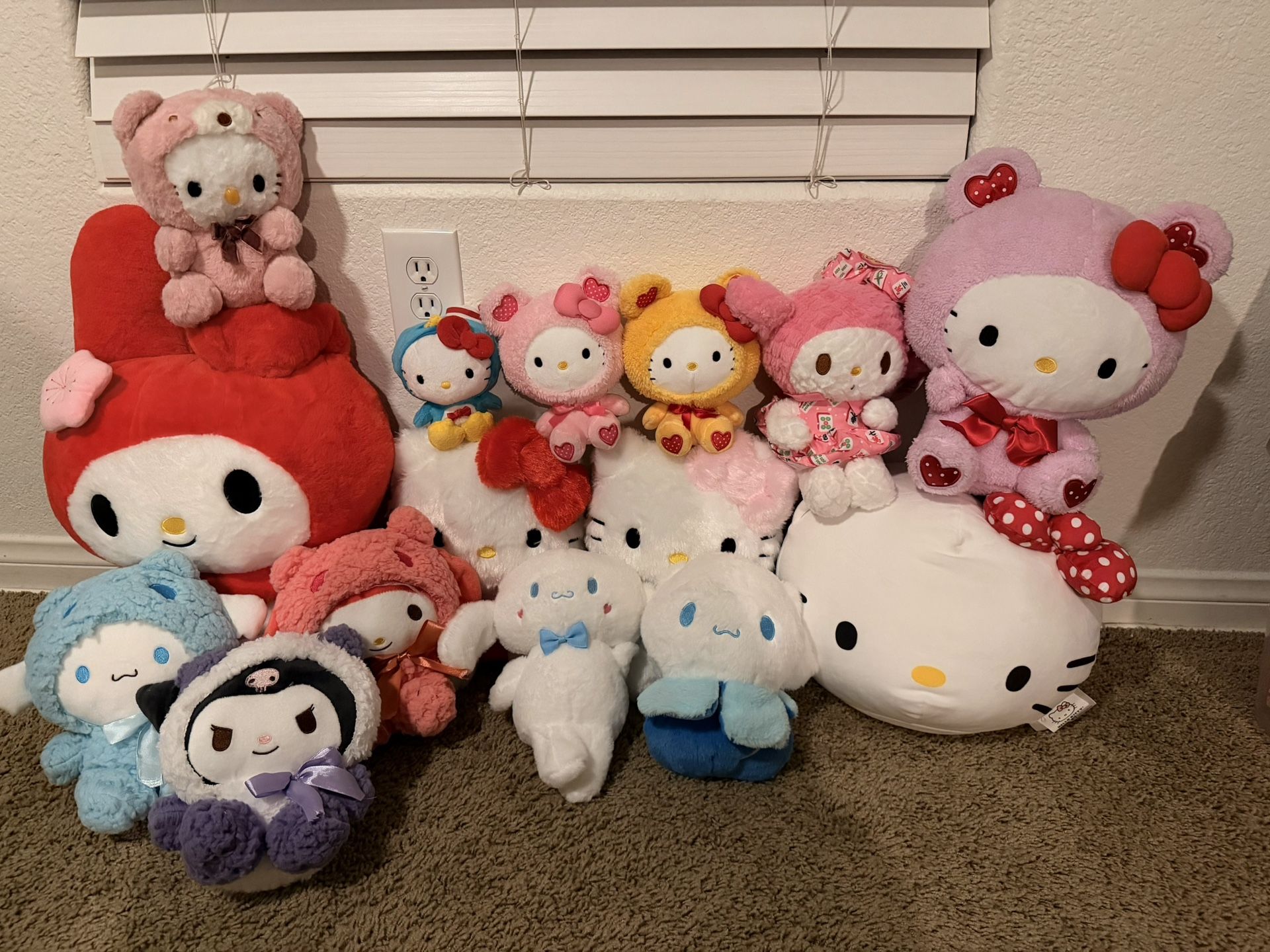Hello Kitty + Sanrio Bundle