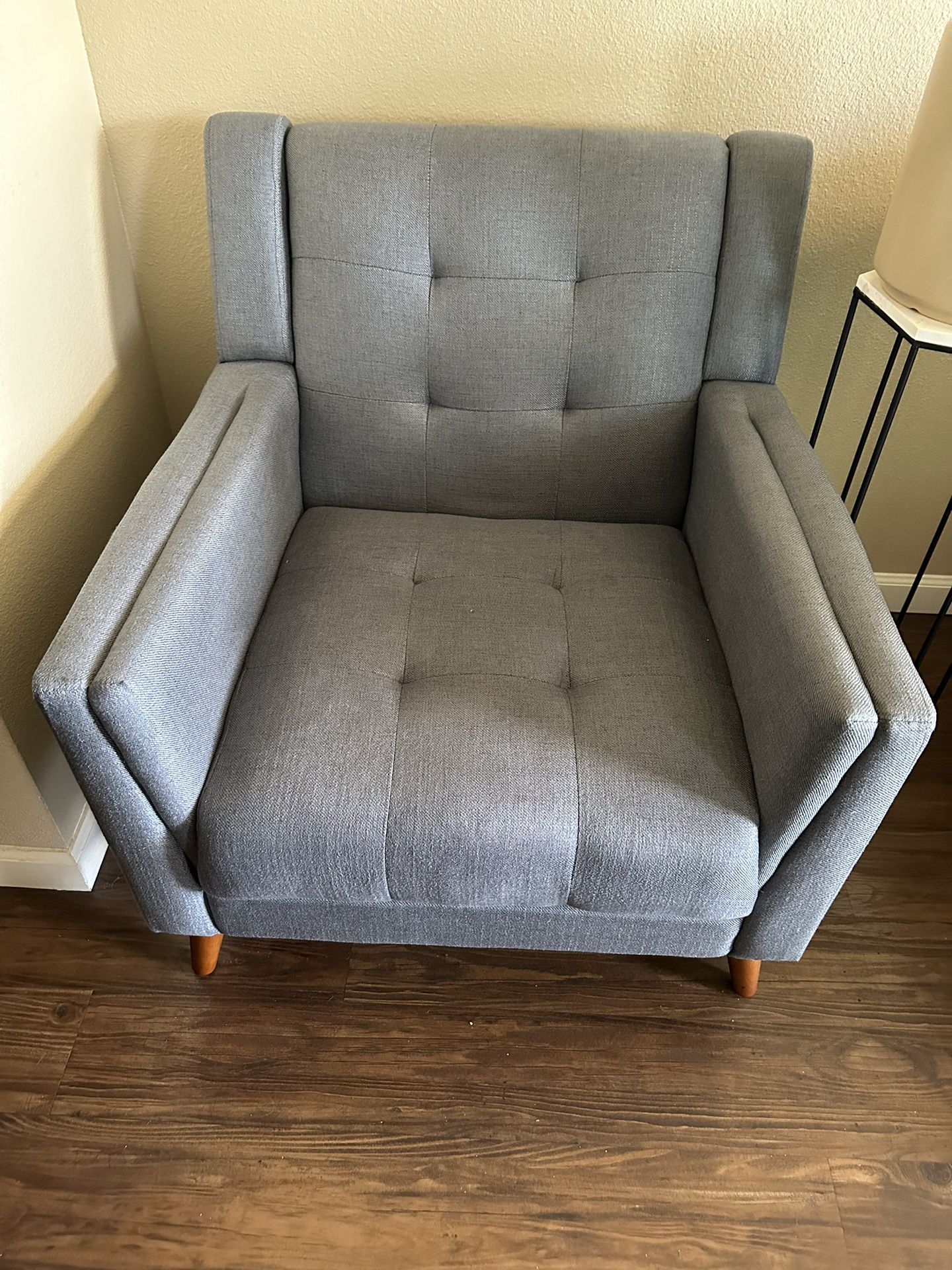 Comfortable Upholstered Armchair/Accent Chair