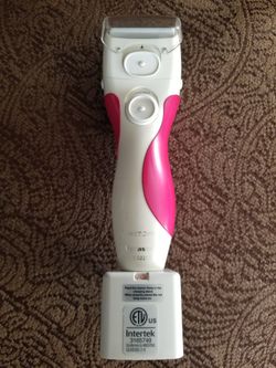 Panasonic  ES 2207P Wet/Dry Close Curves Ladies Shaver.