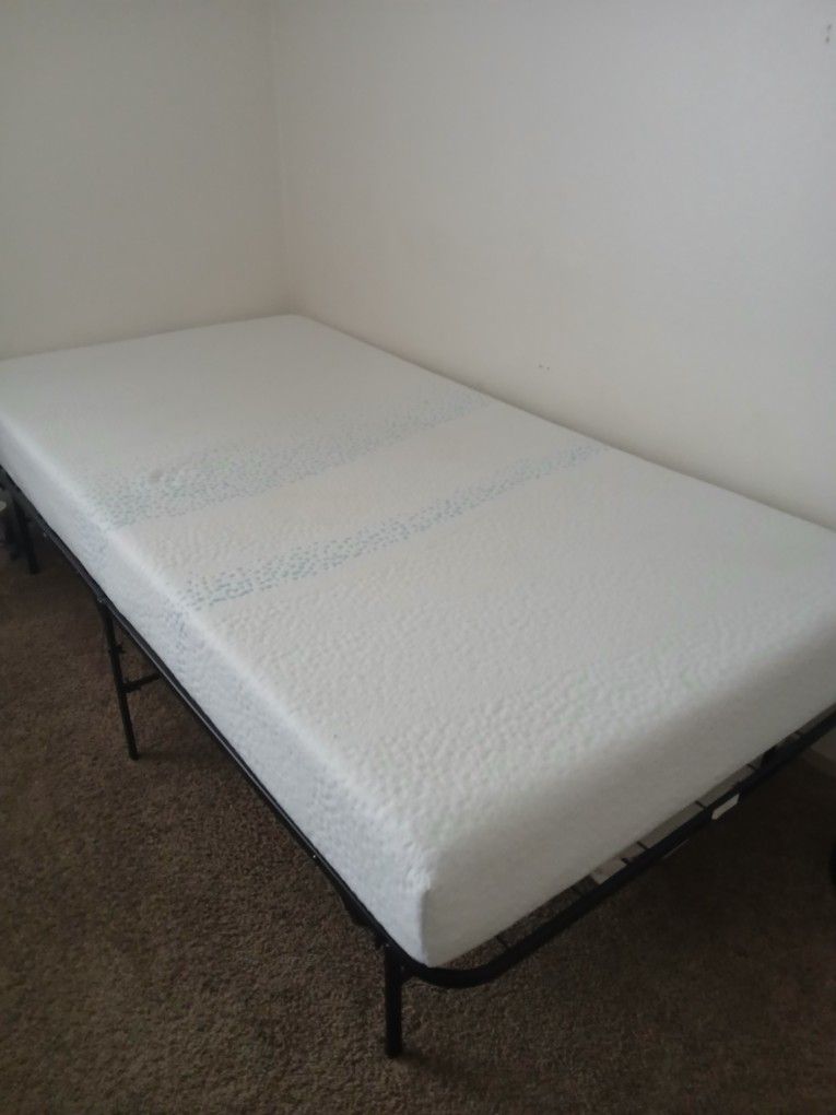 Twin Bed (With Bed Frame Included)
