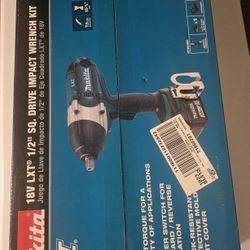 Makita 18v Lxt 1/2" Sq. Drive  Impact Wrench Kit.