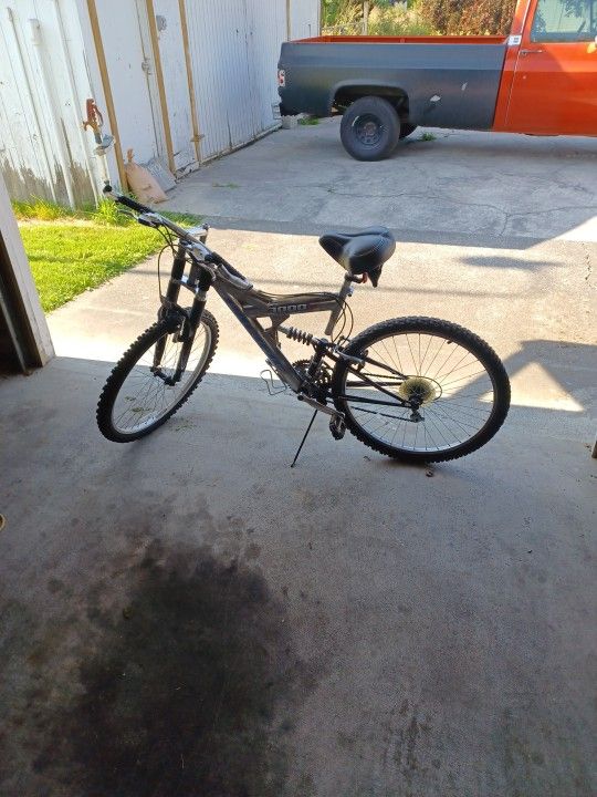 Pacific 3000 YX Mountain Bike