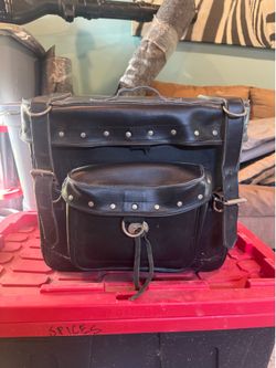 Motorcycle saddle bag