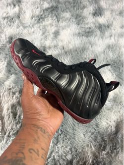 Nike foams size 10