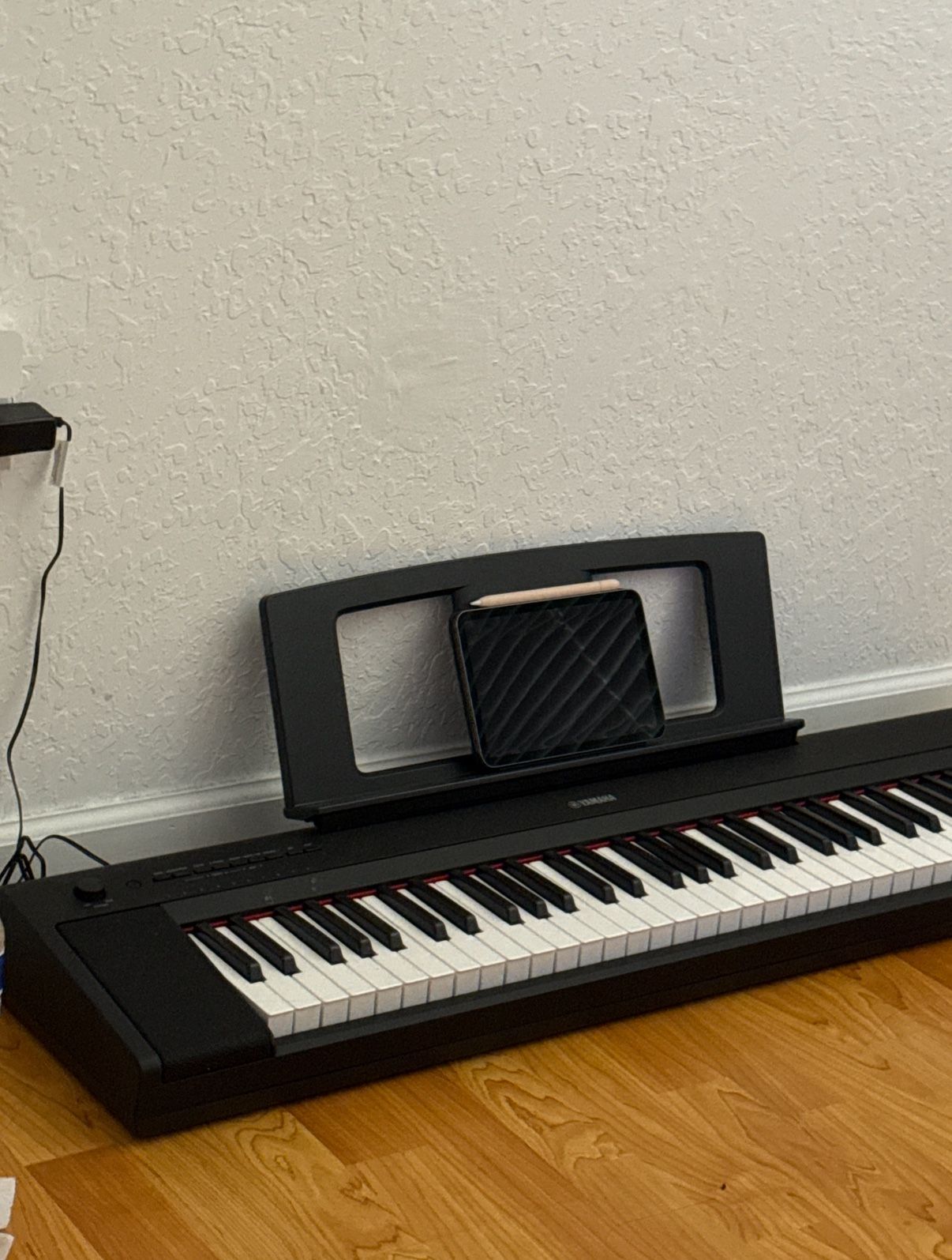 Yamaha Piaggero NP-15 61-Key Portable Keyboard