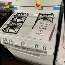 HOTPOINT RGBS330DRWW 30-in 4 Burners 4.8-cu ft Freestanding Range