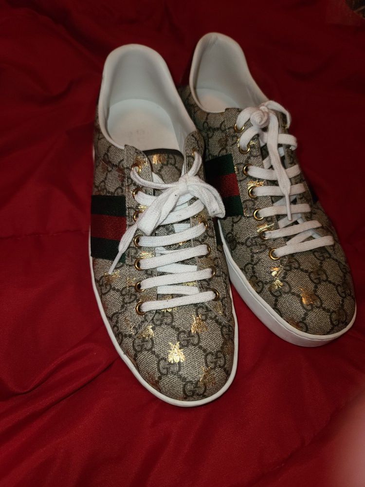 Gucci shoes. Gold fly.size 11