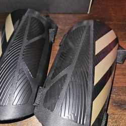 -ADIDAS YOUTH SHIN GUARDS Soccer--