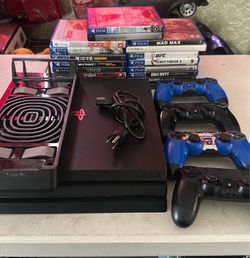 PlayStation 4 PRO w/ lots of games