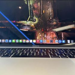 MacBook Pro 15 Inch 512 GB Touch Screen Pad (2019)