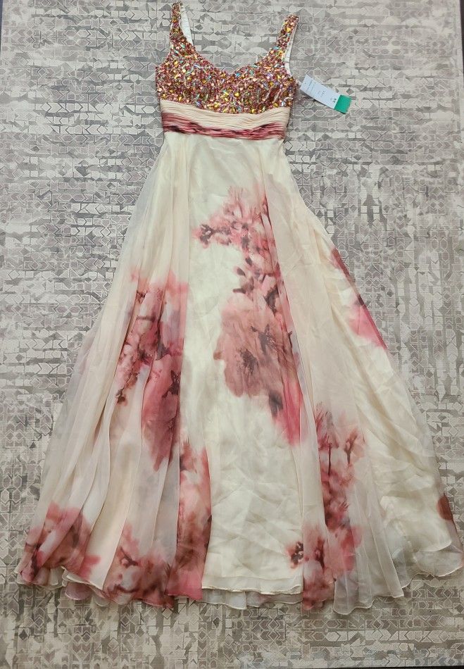 NWT Dave&Johnny Scoop Neck Rhinestone Chiffon Evening Dress, Size 3/4