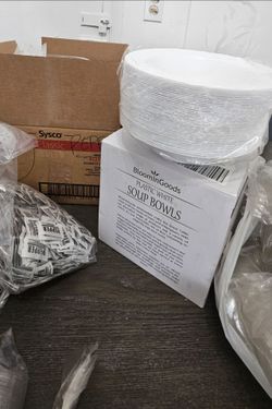 Food Truck, Restaurant, Food Portion Cup, Bowls, Salt/Pepper Box. NEW!!