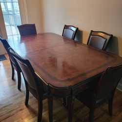 Dining Room Table and 6 Chairs For Sale 