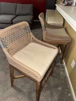 Set of bar stools