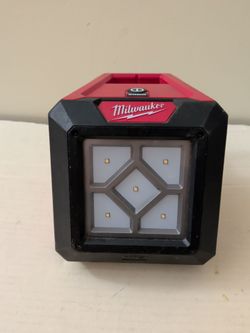 Milwaukee M12 Rover light
