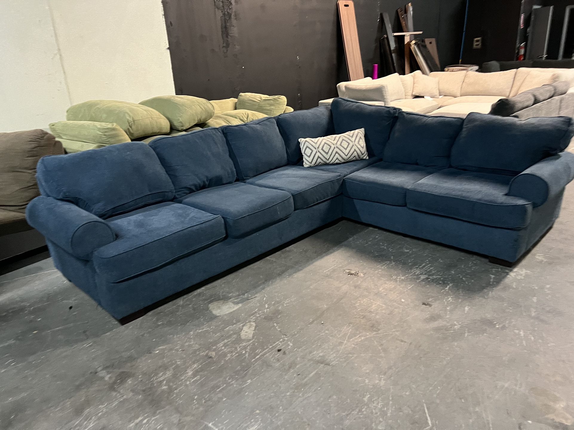 SECTIONAL COUCH SOFA