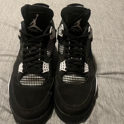 Unreleased Jordan 4 White thunder Size 13