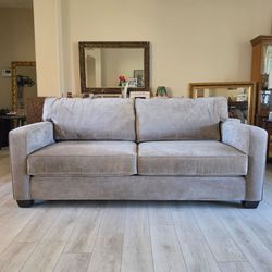 Nice sofa in good condition