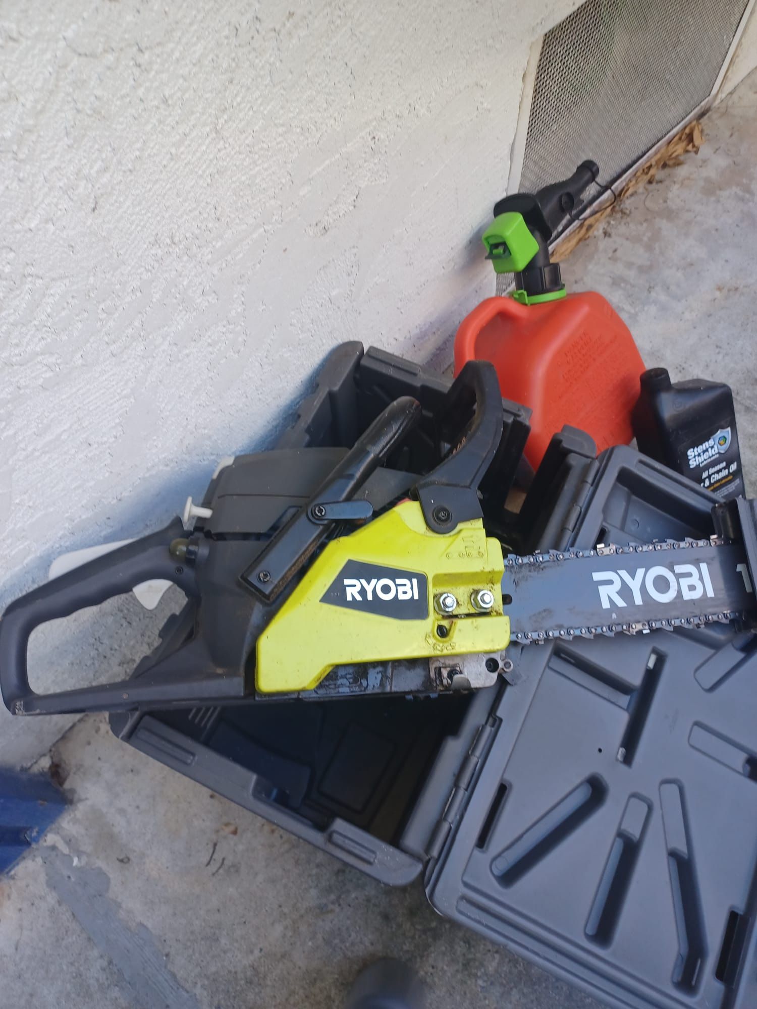 Chainsaw Ryobi Ry3818