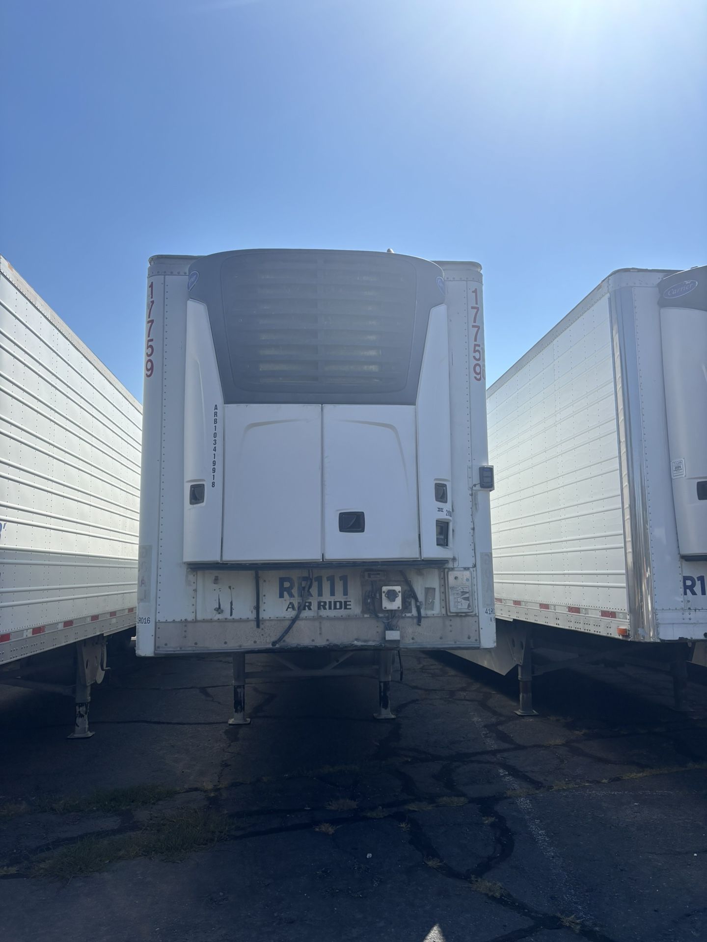 2011 refer trailer semi trailer 53 Ft