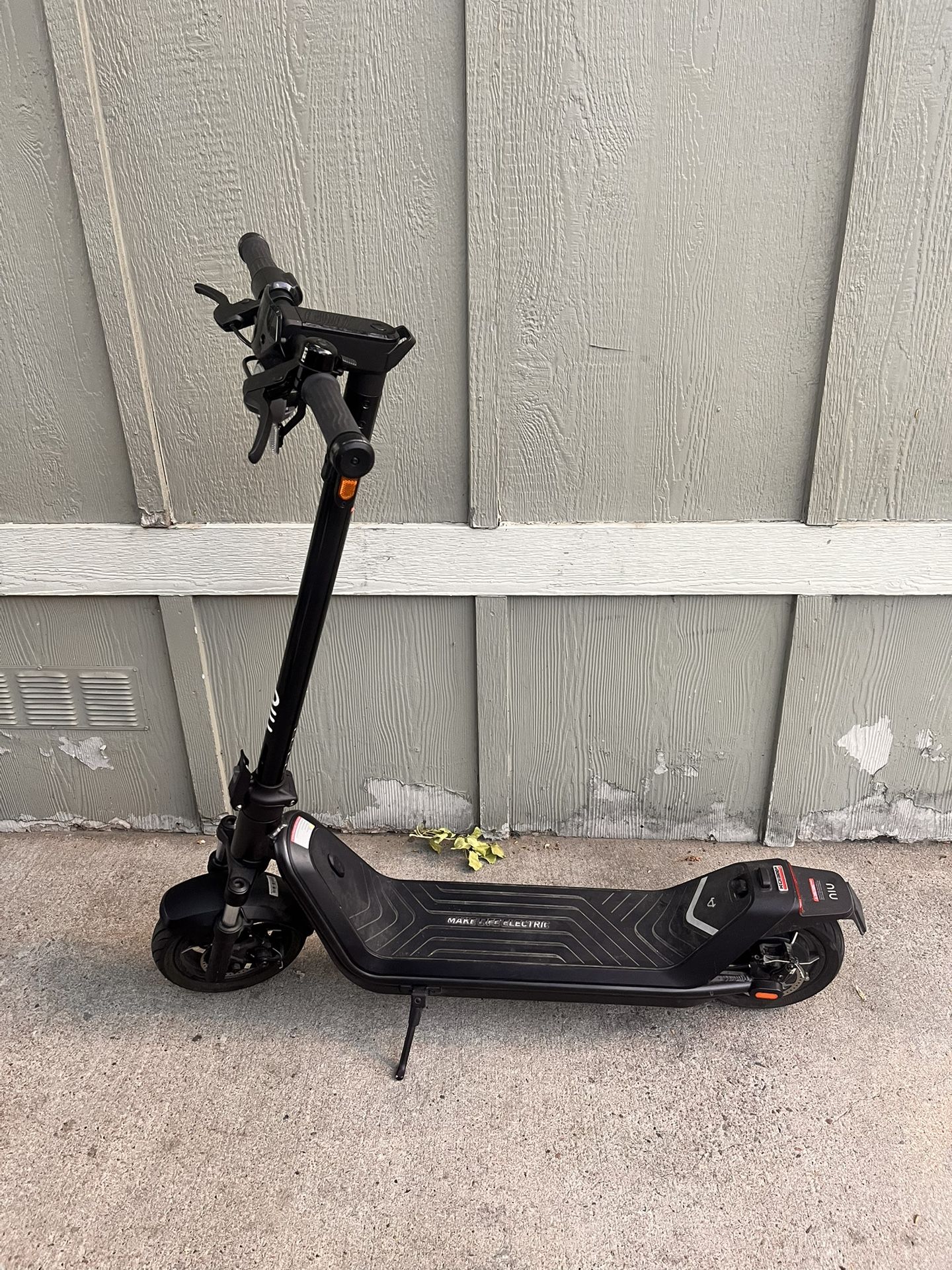Electric scooter